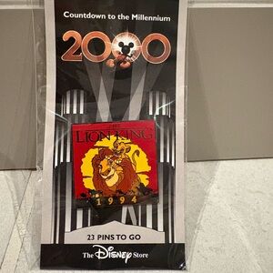 NWT• Disney “Countdown To The Millennium” Simba and Mufasa Collectible Pin